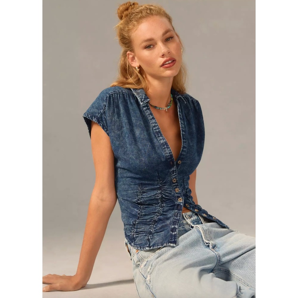 NEW Pilcro Denim Top Womens XS Blue NEW Ruched Button Front Acid Wash Cap Sleeve